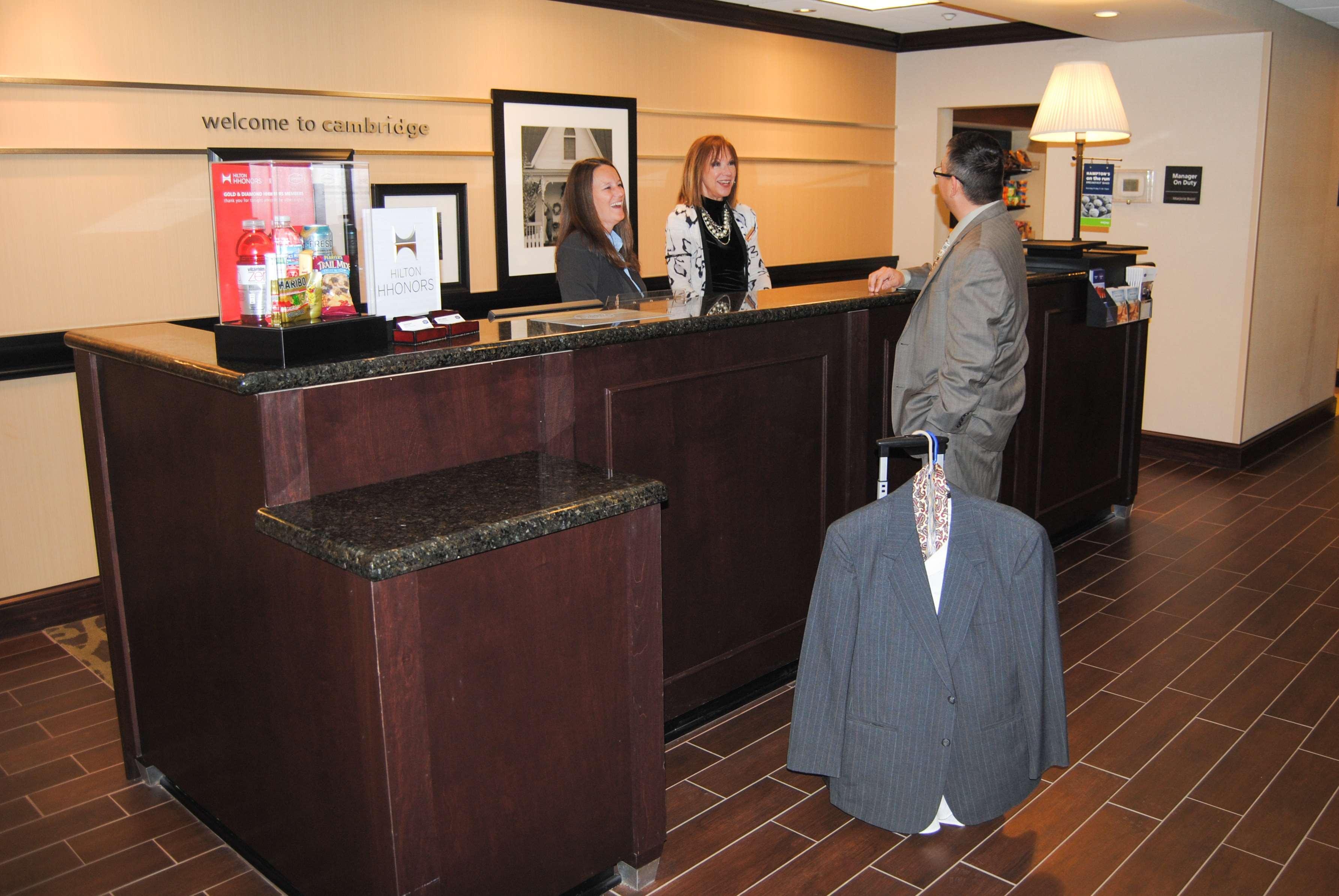 Hampton Inn Cambridge Buitenkant foto